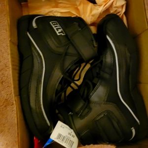 Motorcycle riding boots